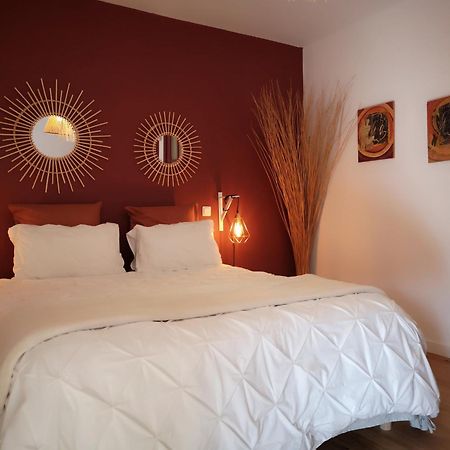 Au Gray Du Temps Suspendu Bed & Breakfast Pleslin-Trigavou Exterior photo