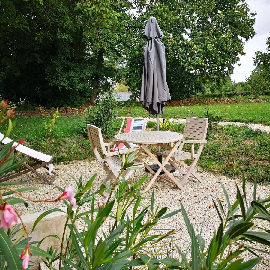 Au Gray Du Temps Suspendu Bed & Breakfast Pleslin-Trigavou Exterior photo