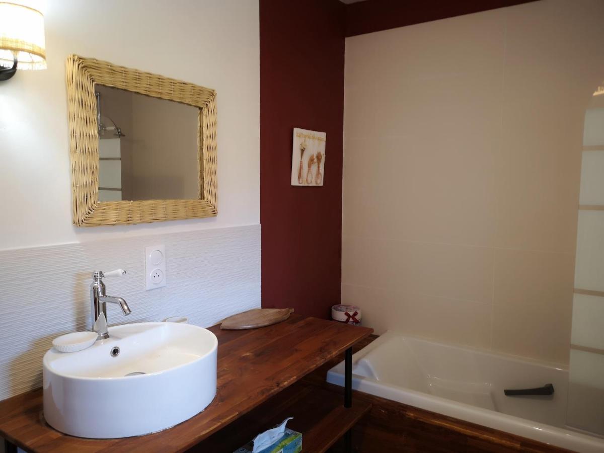Au Gray Du Temps Suspendu Bed & Breakfast Pleslin-Trigavou Exterior photo