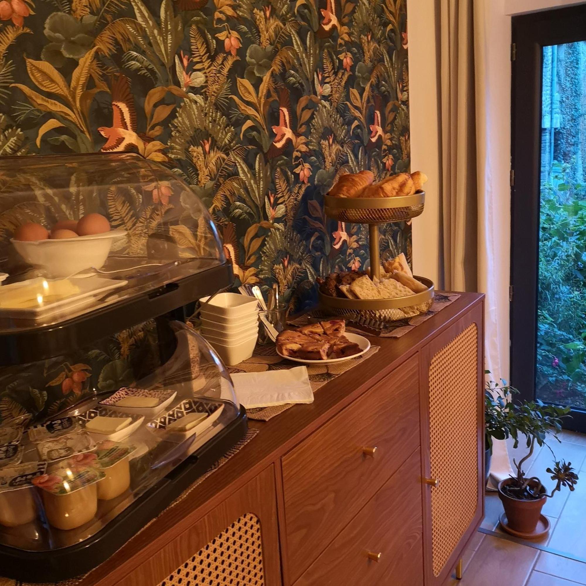 Au Gray Du Temps Suspendu Bed & Breakfast Pleslin-Trigavou Exterior photo